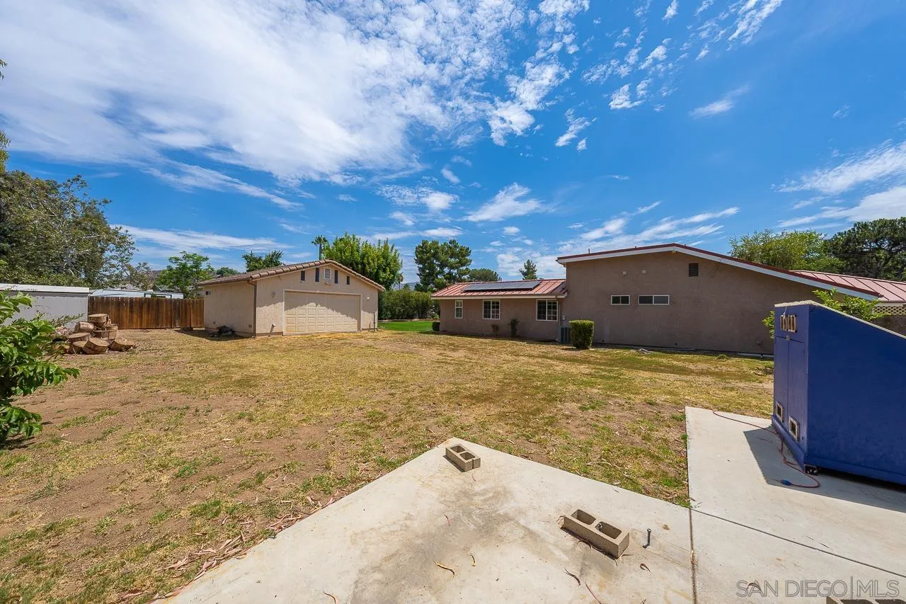 13610 Putney Road Poway, CA 92064 - Photo 44 of 62 a view of a outdoor space