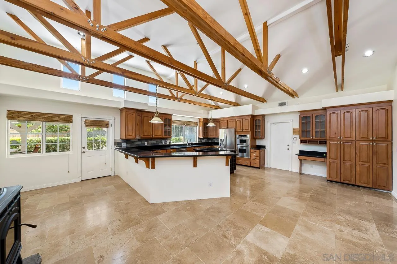 13610 Putney Road Poway, CA 92064 - Photo 7 of 62