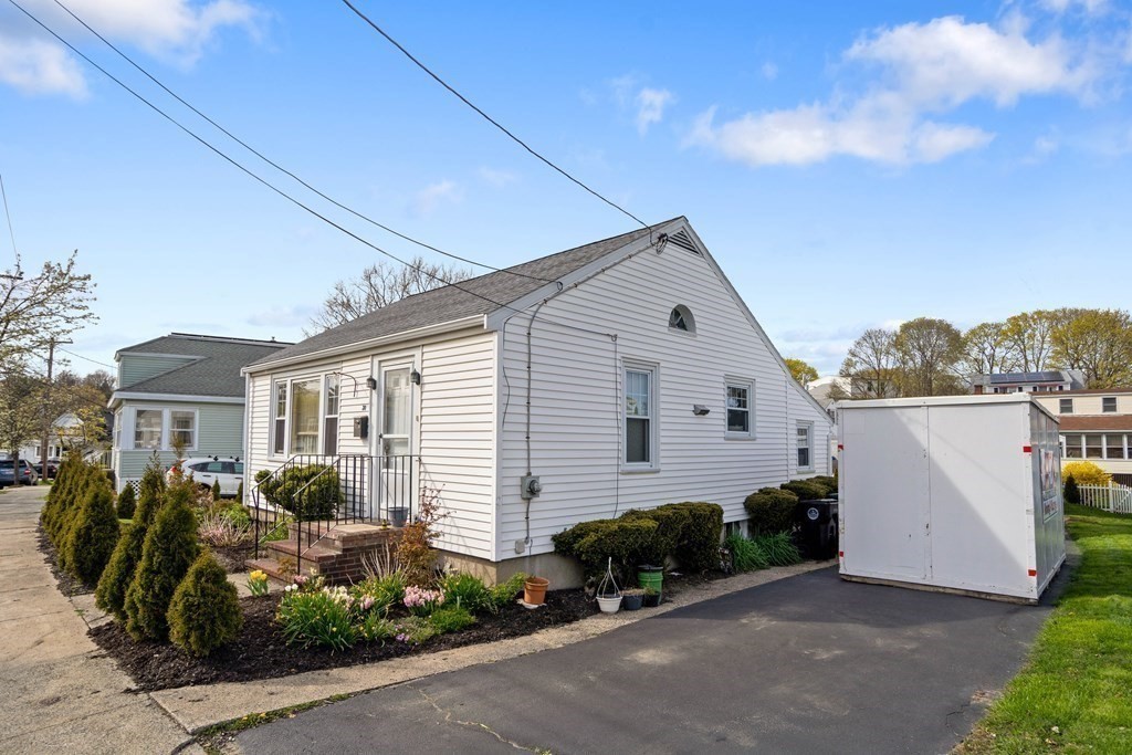 30 Willson Street Salem, MA 01970 - Photo 4 of 11