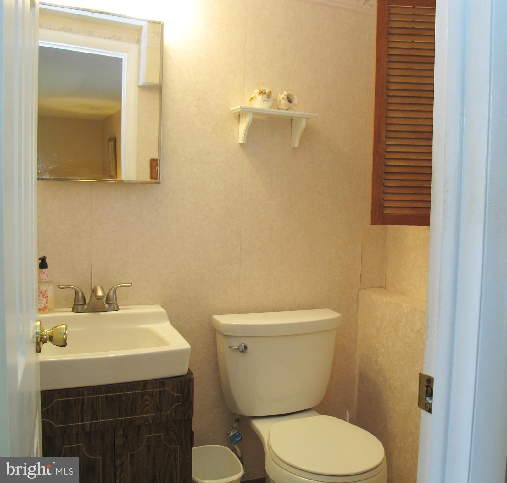 2500 Church Road Cinnaminson, NJ 08077 - Photo 18 of 28 Powder Room