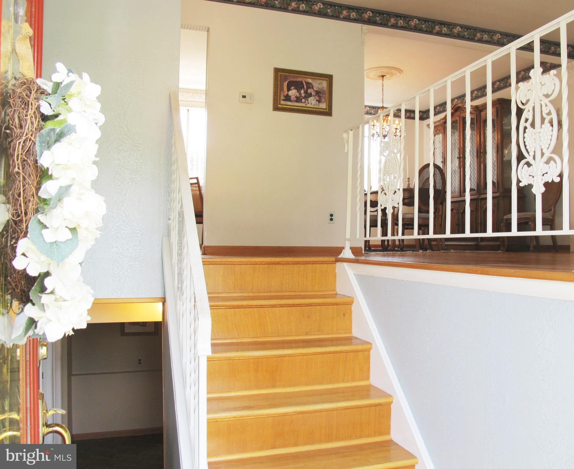 2500 Church Road Cinnaminson, NJ 08077 - Photo 6 of 28 Foyer