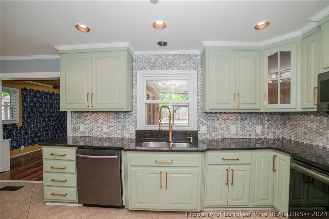434 Foxhall Road Fayetteville, NC 28303 - Photo 7 of 44 Gallery Image 7