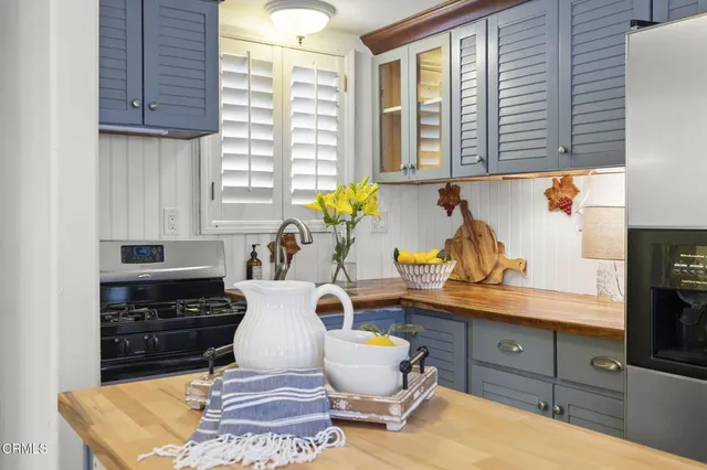 $1,075,000 | 280 Rossmore Drive, Oxnard, CA 93035