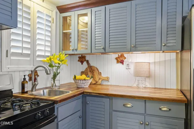 $1,075,000 | 280 Rossmore Drive, Oxnard, CA 93035