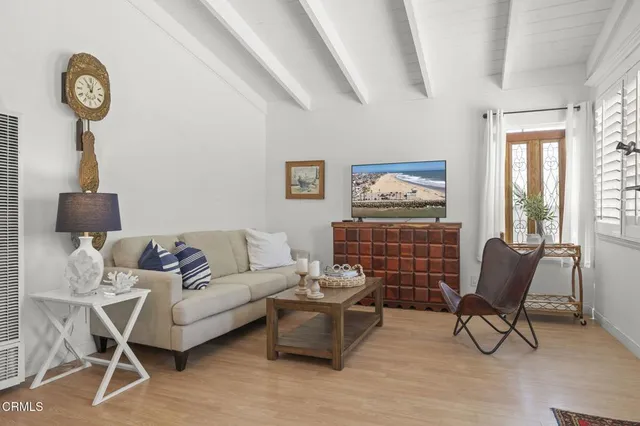 $1,075,000 | 280 Rossmore Drive, Oxnard, CA 93035