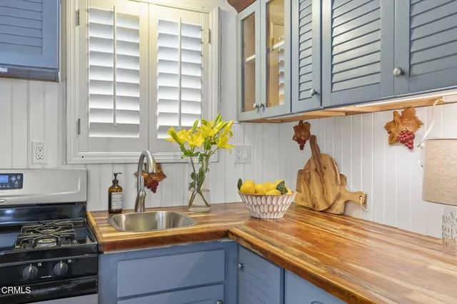 $1,075,000 | 280 Rossmore Drive, Oxnard, CA 93035