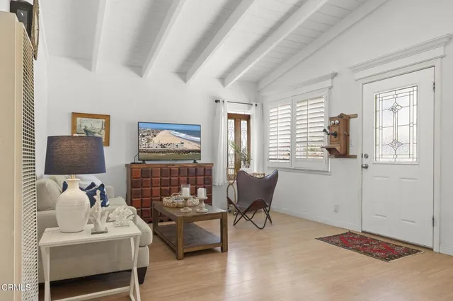 $1,075,000 | 280 Rossmore Drive, Oxnard, CA 93035