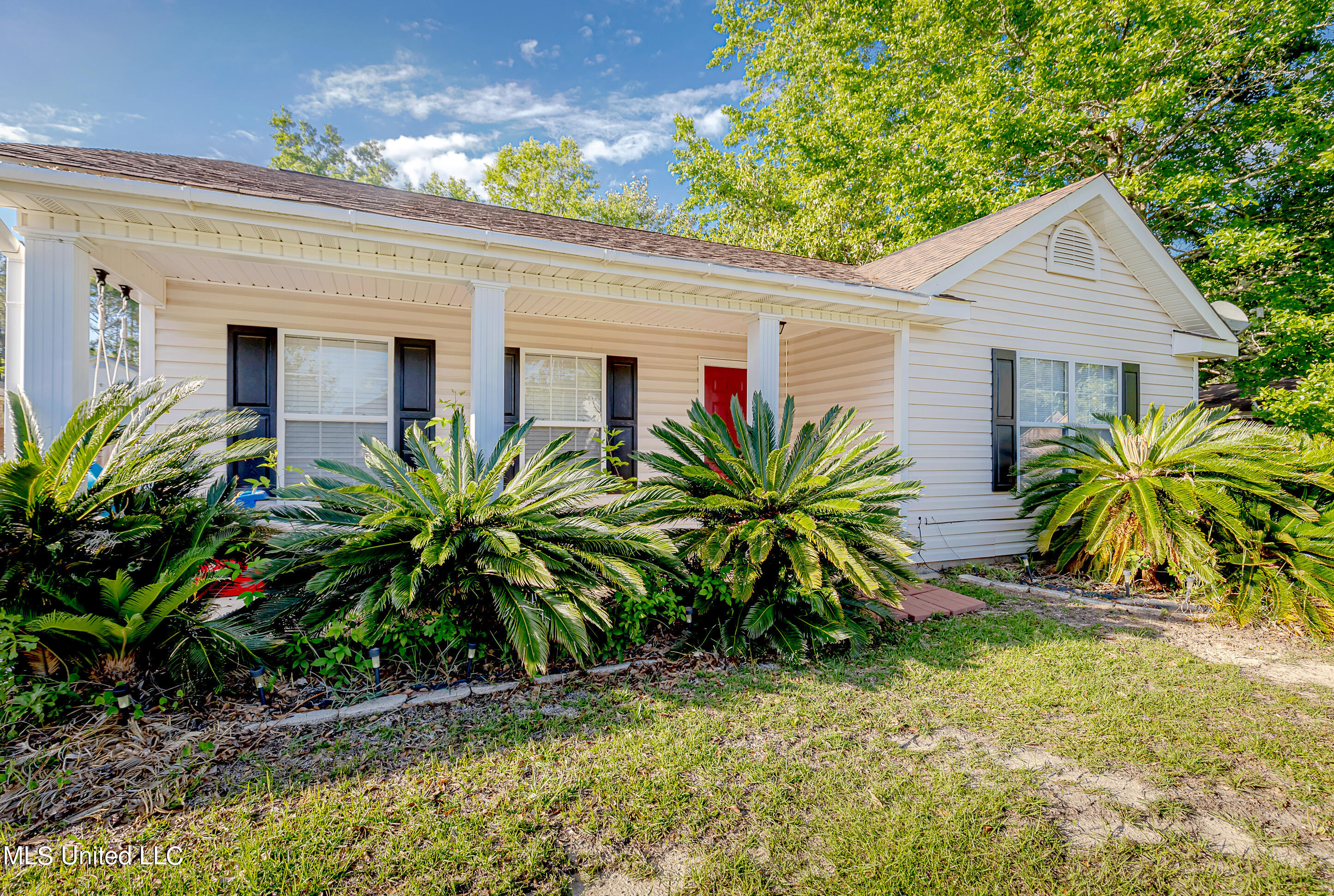 3216 Tuna Road Gautier, MS 39553 - Photo 5 of 38 IMG_7978