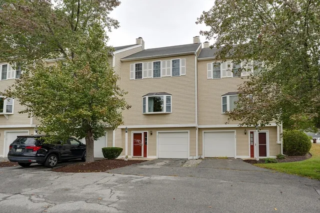 $469,900 | 31 Whittier Meadows Drive, Unit 31, Amesbury, MA 01913