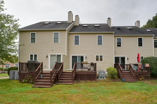 $469,900 | 31 Whittier Meadows Drive, Unit 31, Amesbury, MA 01913
