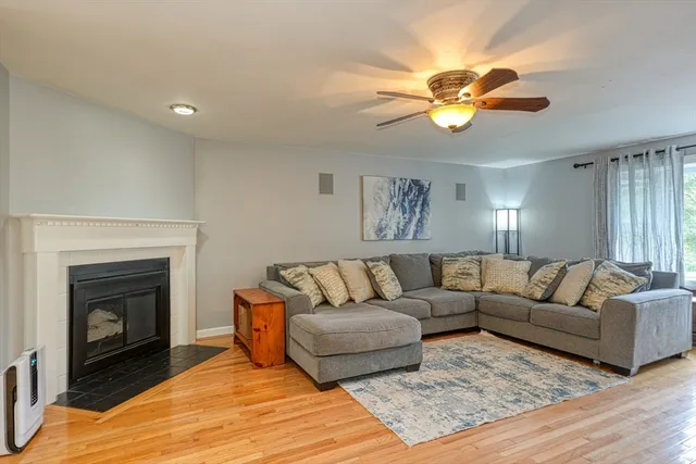 $469,900 | 31 Whittier Meadows Drive, Unit 31, Amesbury, MA 01913