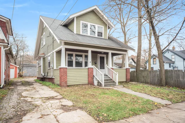 $139,900 | 1214 Oak Street, Kalamazoo, MI 49008