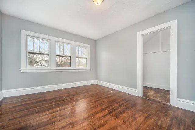 $139,900 | 1214 Oak Street, Kalamazoo, MI 49008