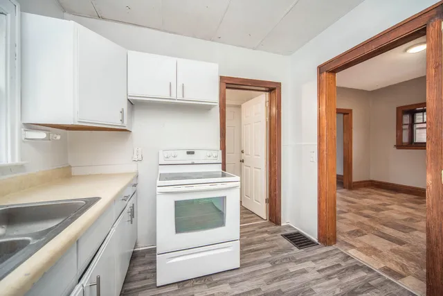 $139,900 | 1214 Oak Street, Kalamazoo, MI 49008