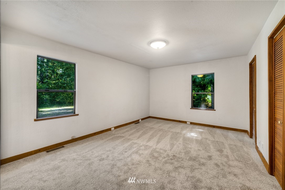 5344 Johnson Point Road Northeast Olympia, WA 98516 - Photo 11 of 28 Gallery Image 11