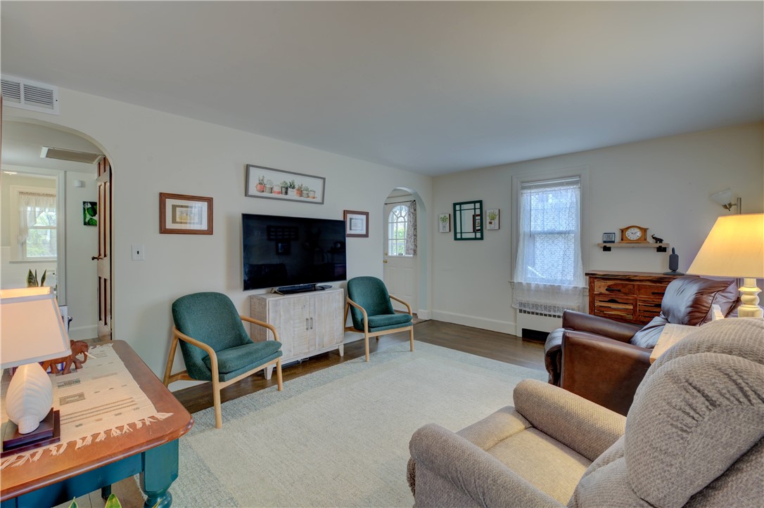 59 Howland Road Cranston, RI 02910 - Photo 5 of 30 Gallery Image 5