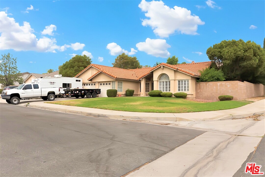 2828 West Via Verde Road Rialto, CA 92377 - Photo 3 of 41