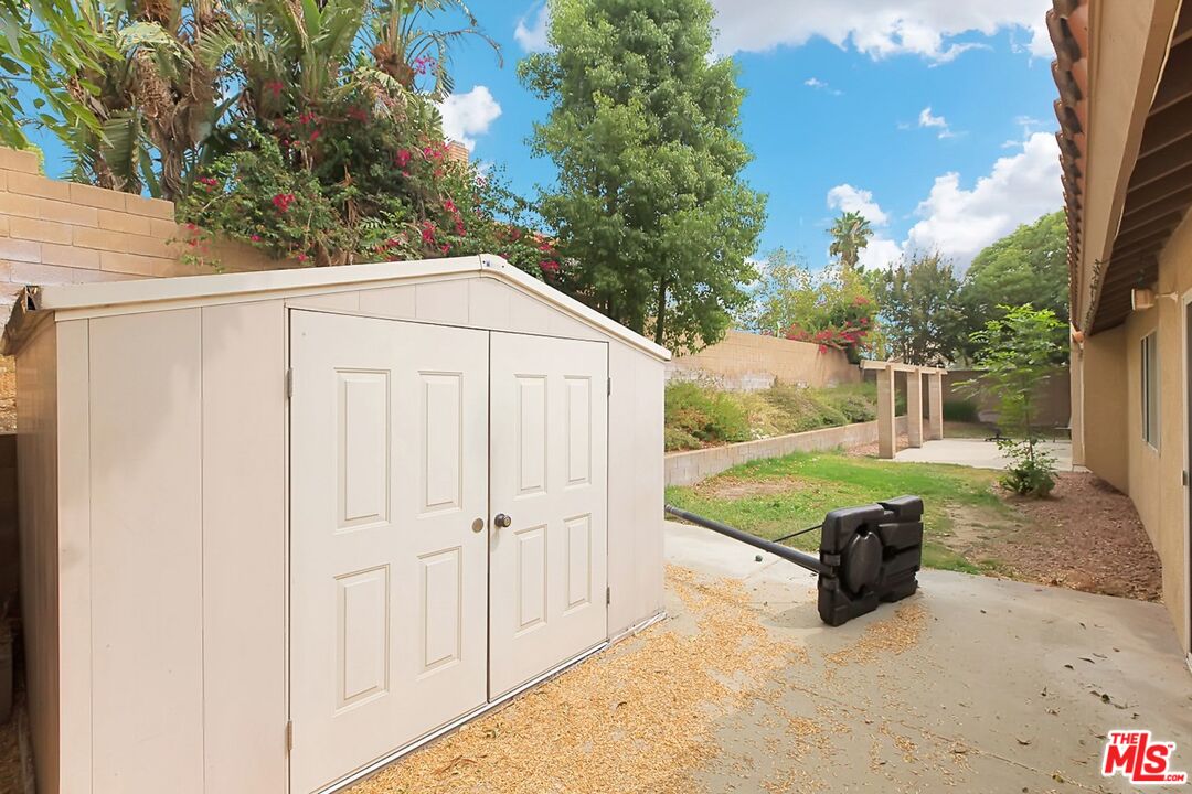2828 West Via Verde Road Rialto, CA 92377 - Photo 40 of 41