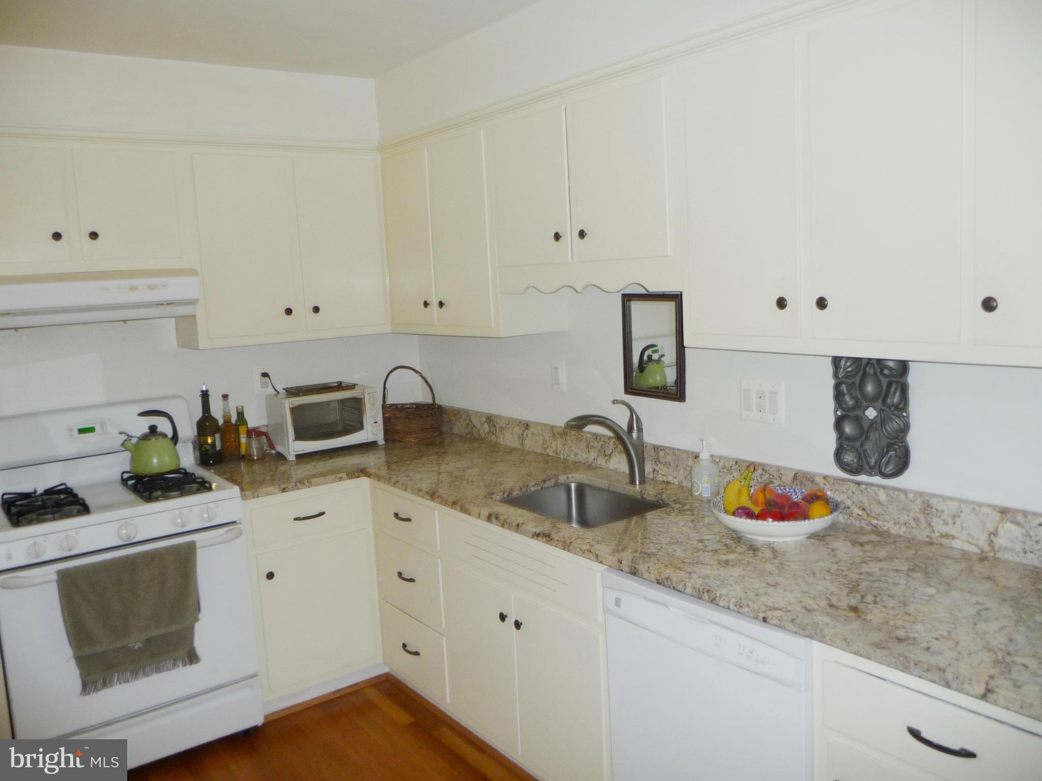 7509 Miller Fall Road Rockville, MD 20855 - Photo 2 of 29 Kitchen