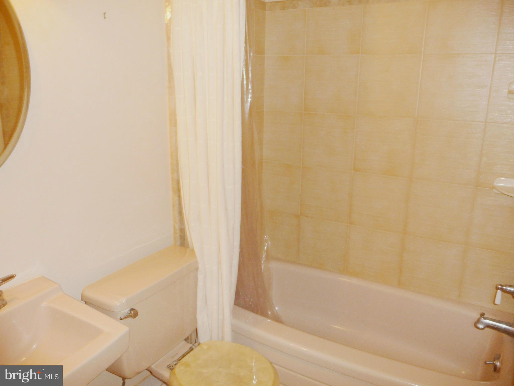 7509 Miller Fall Road Rockville, MD 20855 - Photo 13 of 29 Bath