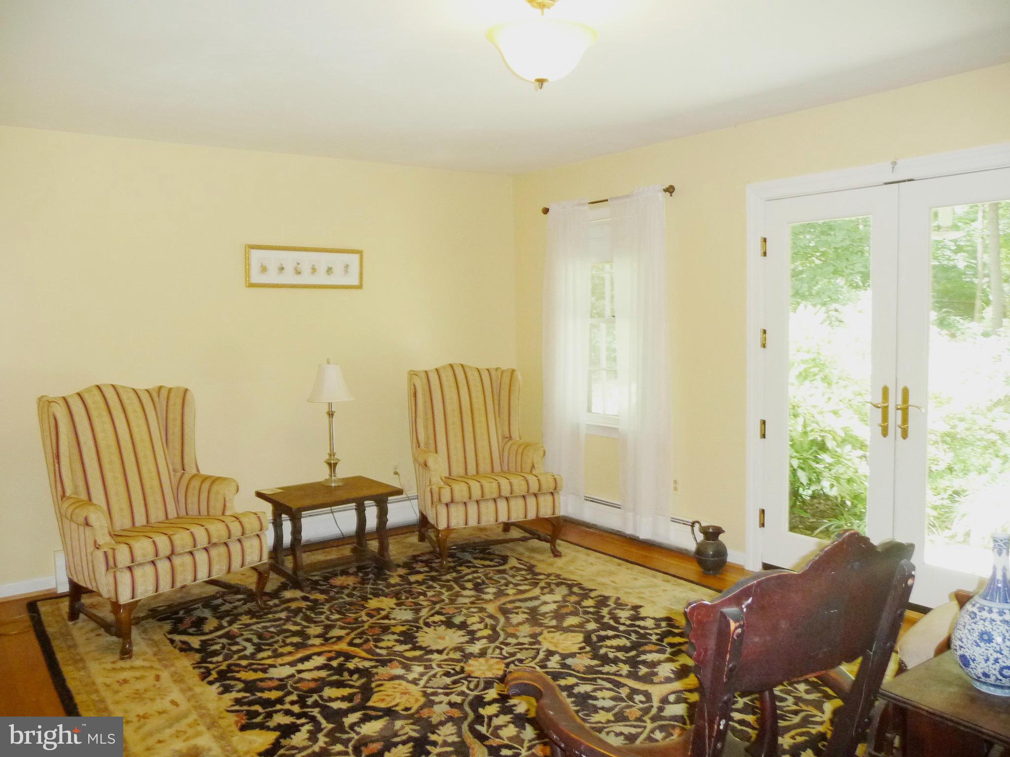 7509 Miller Fall Road Rockville, MD 20855 - Photo 4 of 29 Living Room