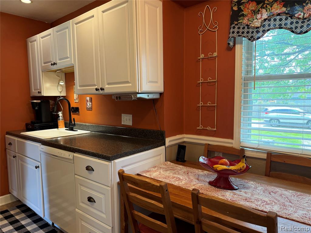 34503 Chestnut Street Wayne, MI 48184 - Photo 5 of 37