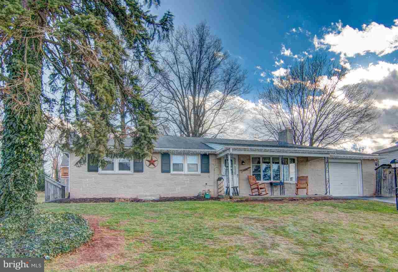 2432 Logan Road York, PA 17408 - Photo 2 of 18 Gallery Image 2