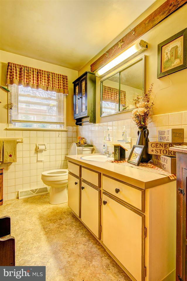 2432 Logan Road York, PA 17408 - Photo 11 of 18 Gallery Image 11