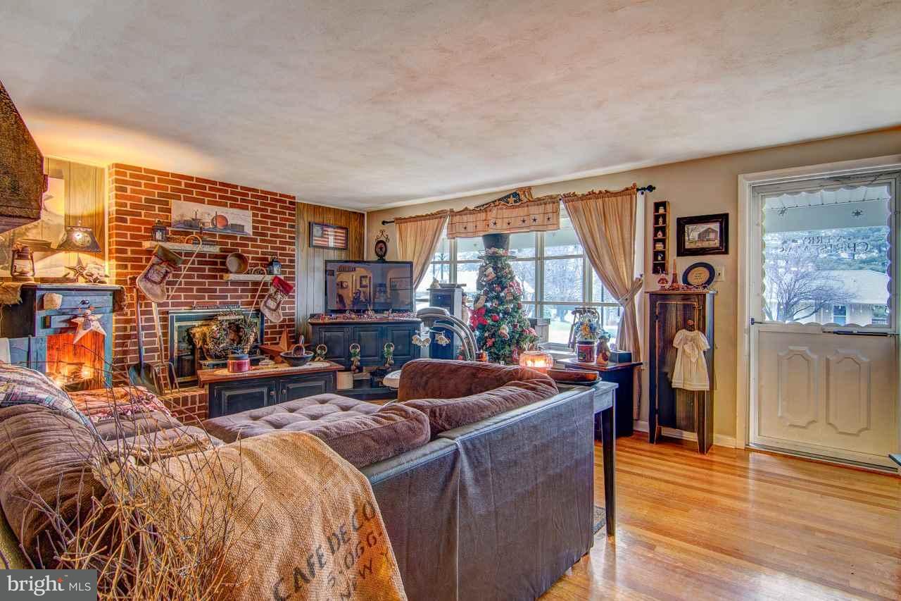 2432 Logan Road York, PA 17408 - Photo 4 of 18 Gallery Image 4