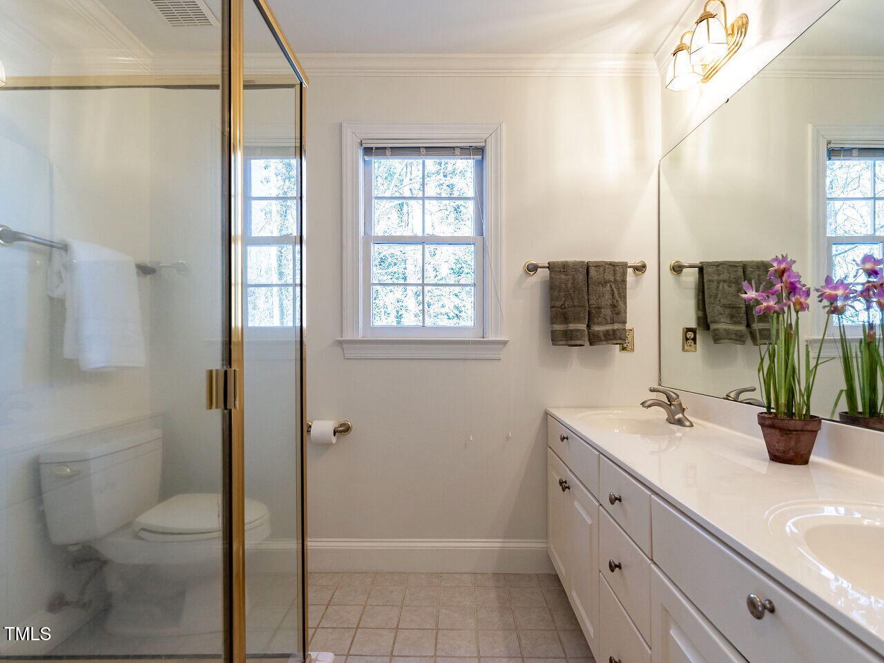 10005 Avocado Circle Raleigh, NC 27615 - Photo 28 of 49 Second floor hall bath