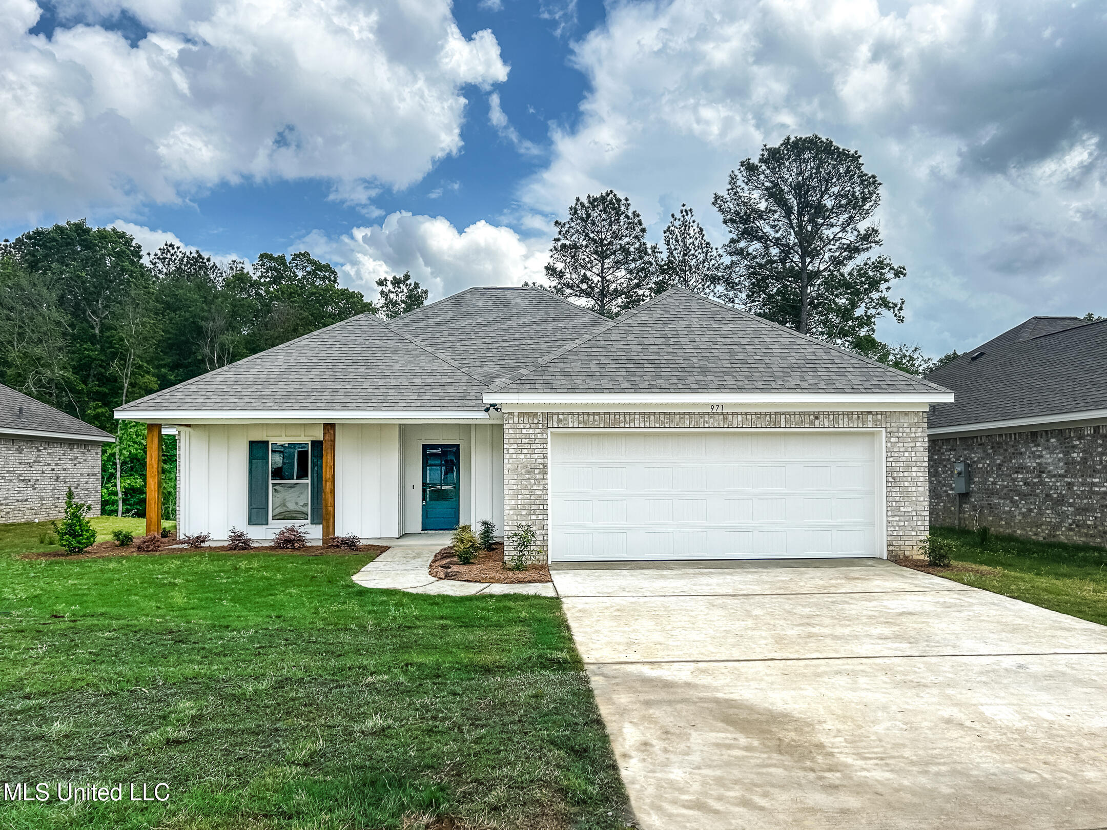 971 Riverside Lane Pearl, MS 39208 - Photo 1 of 23 Front