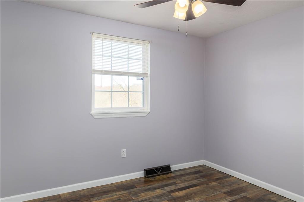 166 Country Club Road Washington, PA 15301 - Photo 20 of 32 an empty room with a window