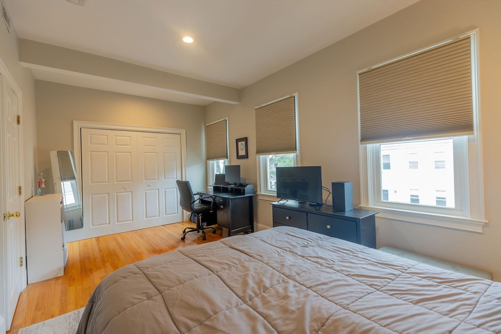 549 East 3rd Street, Unit A2 Boston, MA 02127 - Photo 15 of 27