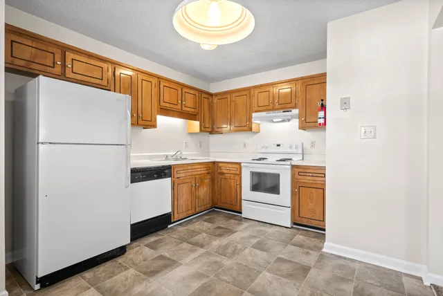 $895 | 1891 Waters Edge Drive, Unit B, Clarksville, TN 37043