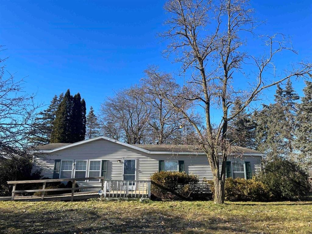 4200 Colbeck Road Beaverton, MI 48612 - Photo 1 of 6
