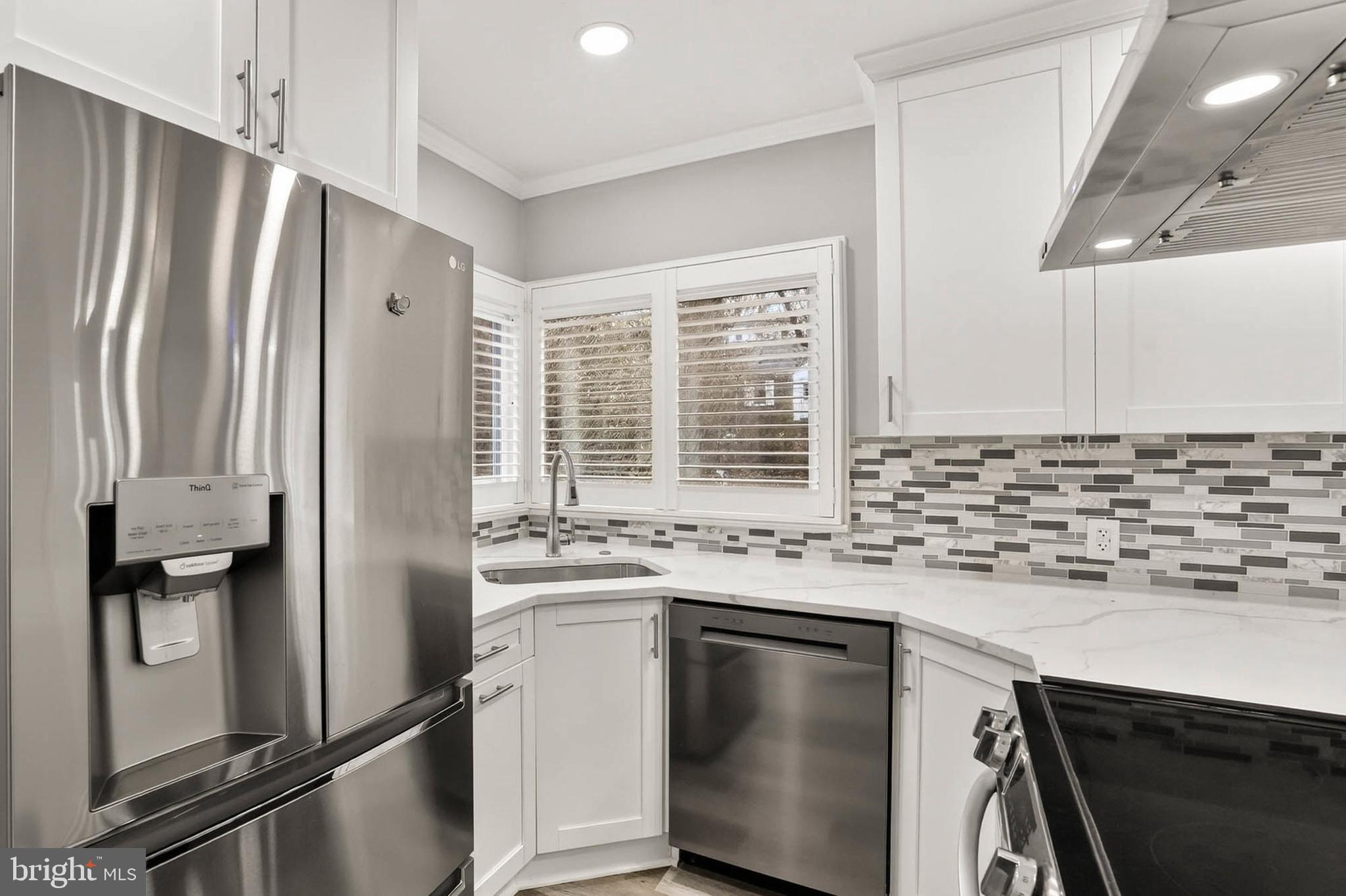 110 Melbourne Avenue Silver Spring, MD 20901 - Photo 9 of 33 Quartz counters