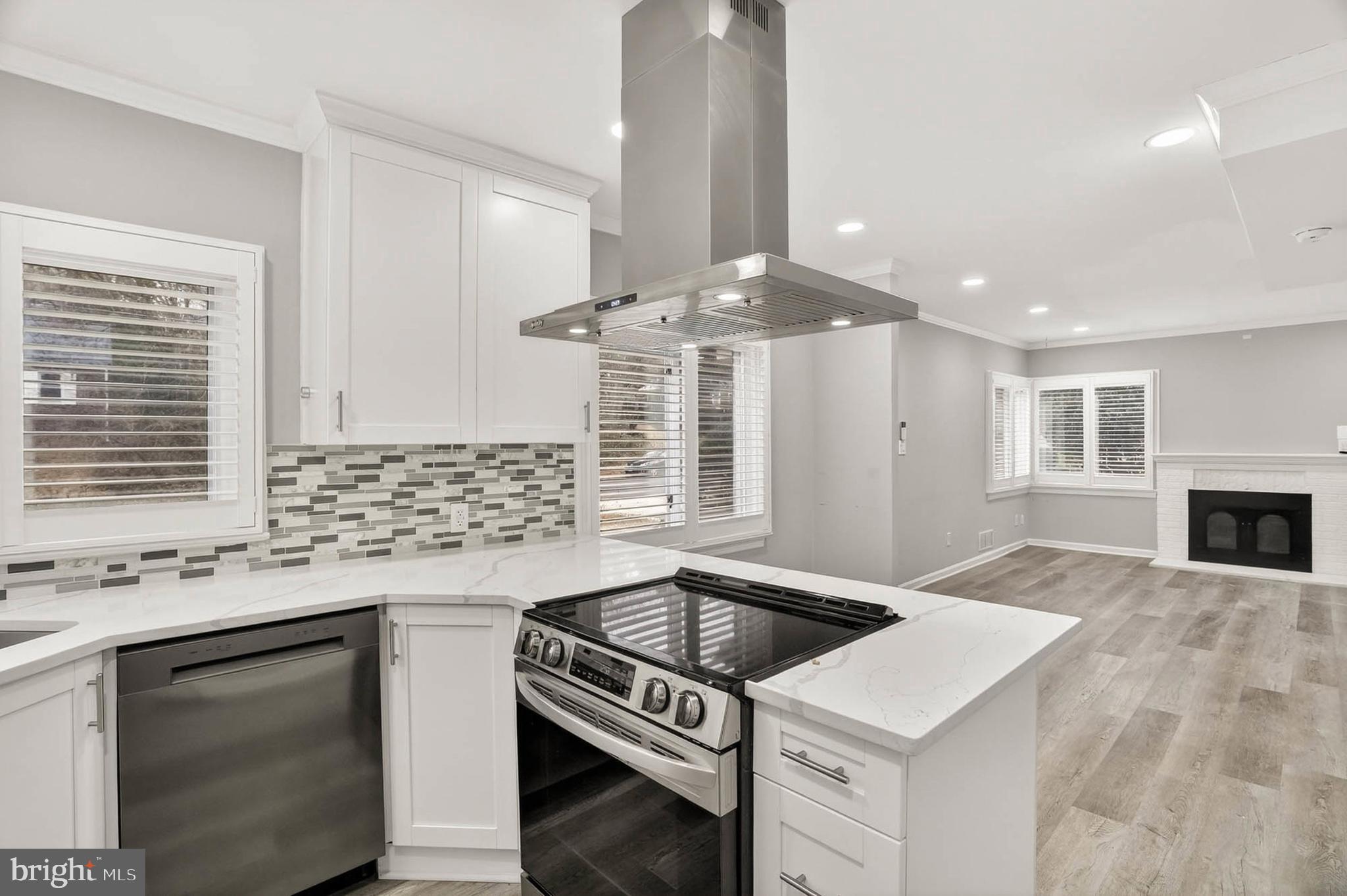 110 Melbourne Avenue Silver Spring, MD 20901 - Photo 10 of 33 Island w/ breakfast bar