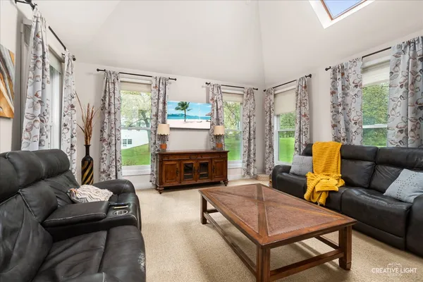 $445,000 | 6 Glengarry Lane, Sugar Grove, IL 60554