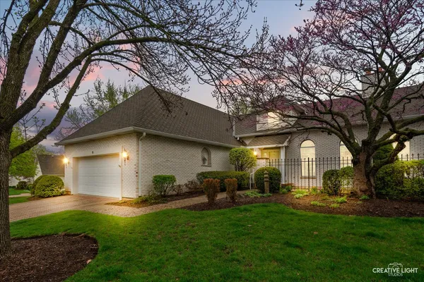 $445,000 | 6 Glengarry Lane, Sugar Grove, IL 60554