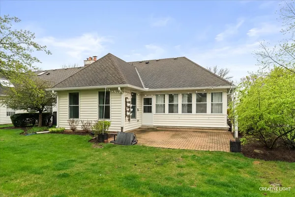 $445,000 | 6 Glengarry Lane, Sugar Grove, IL 60554