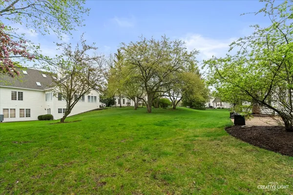 $445,000 | 6 Glengarry Lane, Sugar Grove, IL 60554