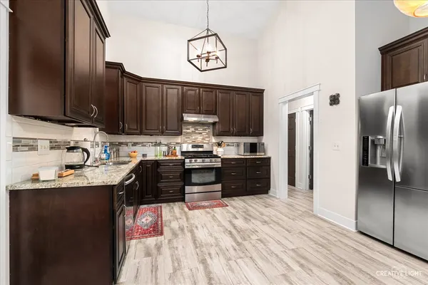 $445,000 | 6 Glengarry Lane, Sugar Grove, IL 60554