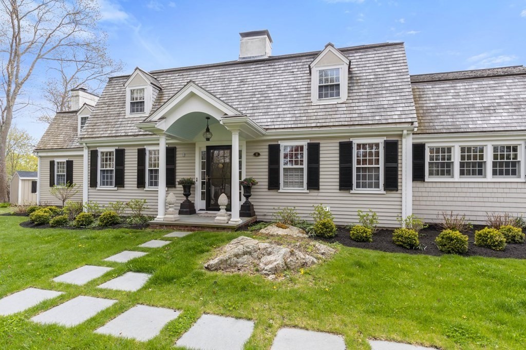 8 Rockwood Road Hingham, MA 02043 - Photo 3 of 41