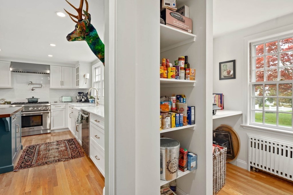 8 Rockwood Road Hingham, MA 02043 - Photo 9 of 41