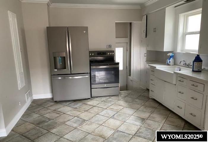 205 Gale Street Rock Springs, WY 82901 - Photo 4 of 19