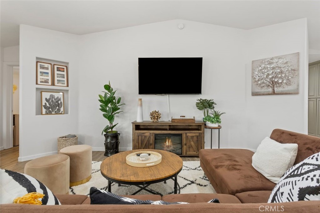 62382 Crestview Drive Joshua Tree, CA 92252 - Photo 14 of 31 a living room with furniture and a flat screen tv