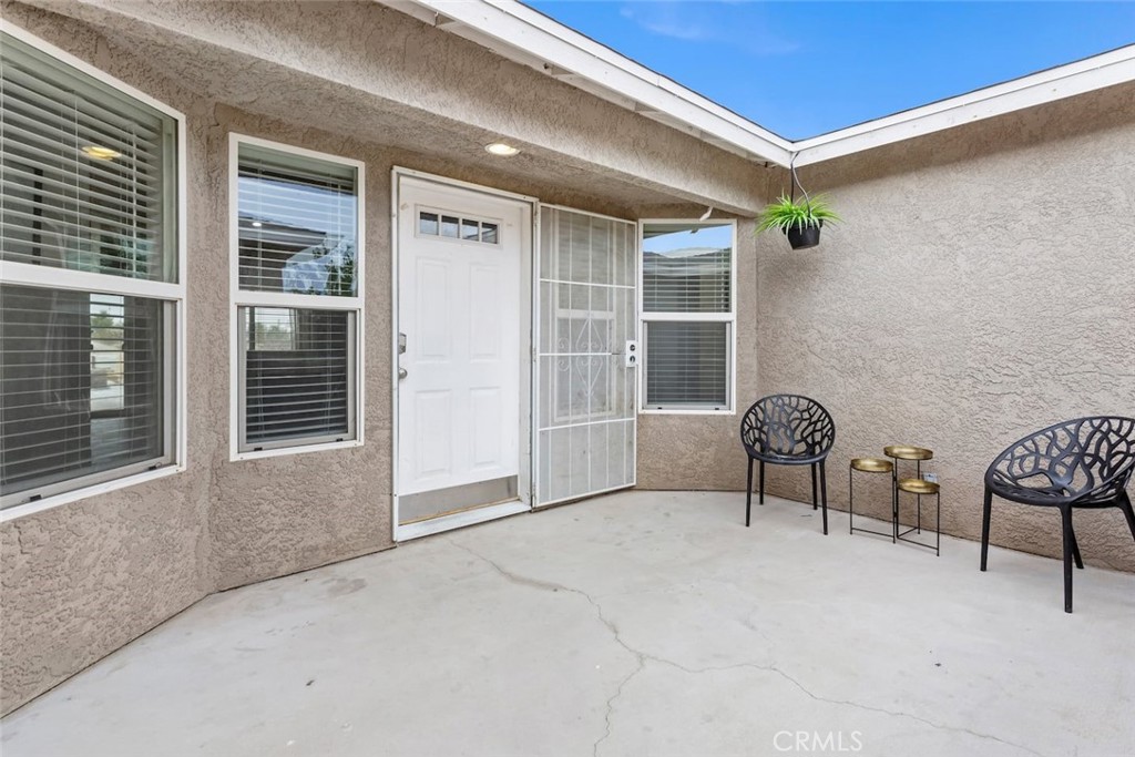 62382 Crestview Drive Joshua Tree, CA 92252 - Photo 6 of 31 a view of an outdoor space with seating area