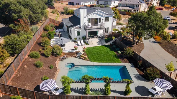 $1,995,000 | 3724 Stanhope Court, Santa Rosa, CA 95404