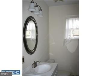 104 North Forklanding Road Maple Shade, NJ 08052 - Photo 7 of 10 Bathroom