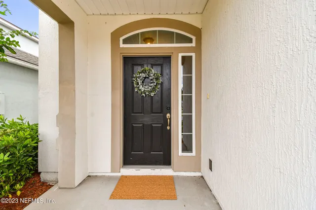 a view of front door with a door